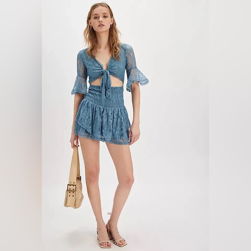 NWOT Free People Lala Lace Sheer Reversible V-Neck Mini Dress in Baby Denim Sz M - Picture 4 of 12